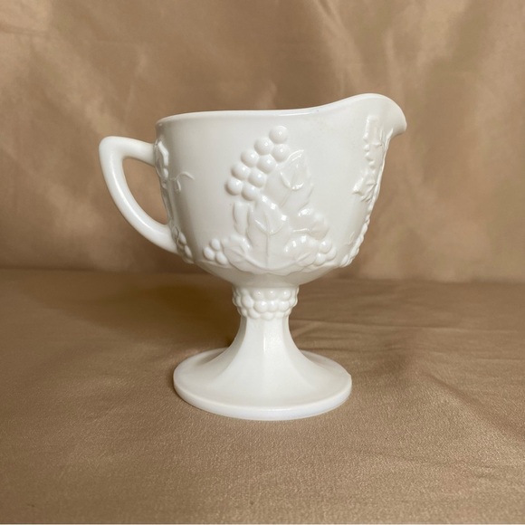 Vintage Indiana Milk Glass Creamer and Sugar - Picture 9 of 14